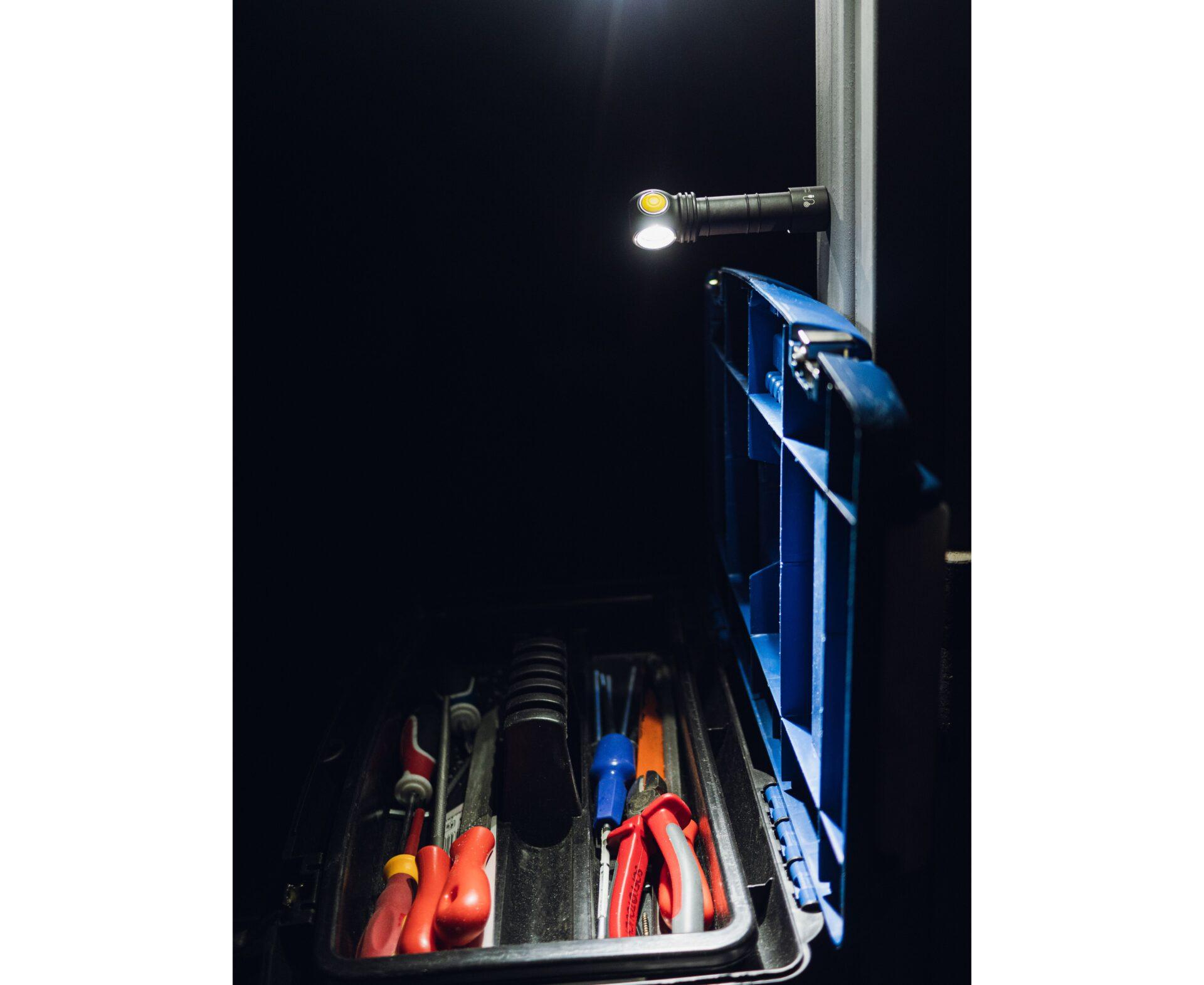 Armytek Wizard C2 Magnet USB White - obrazek 11